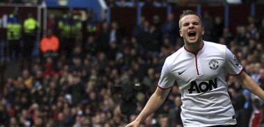 tom-cleverley-scores-against-aston-villa