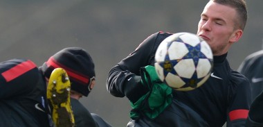 tom-cleverley-training-kick