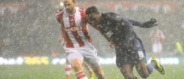 Welbeck vs Stoke